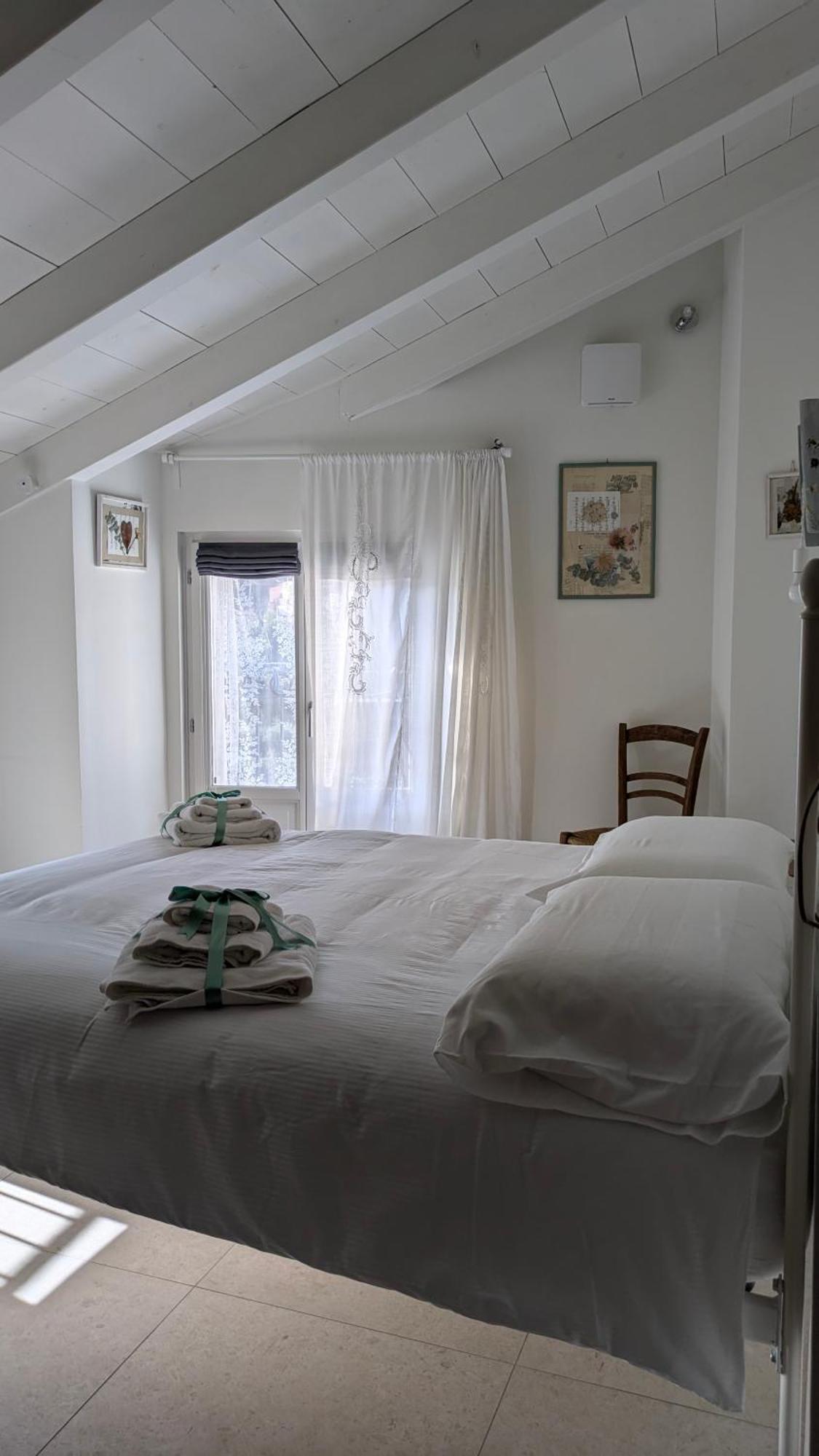 Casa Viola Bed And Breakfast Dimora Di Campagna Calice Ligure Eksteriør billede