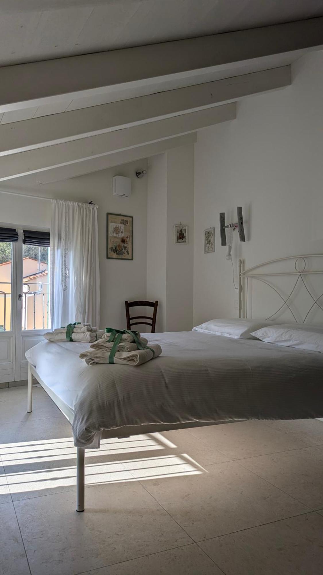 Casa Viola Bed And Breakfast Dimora Di Campagna Calice Ligure Eksteriør billede